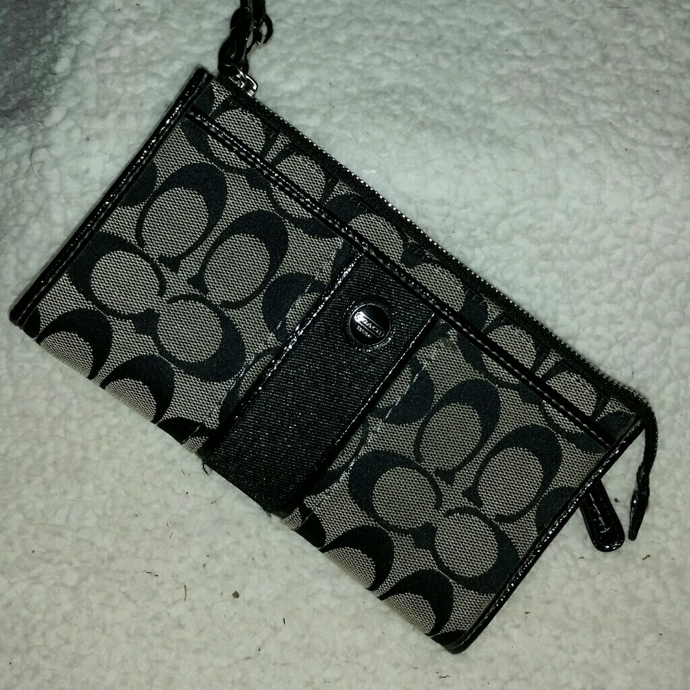Coach wristlet....adorable fun item